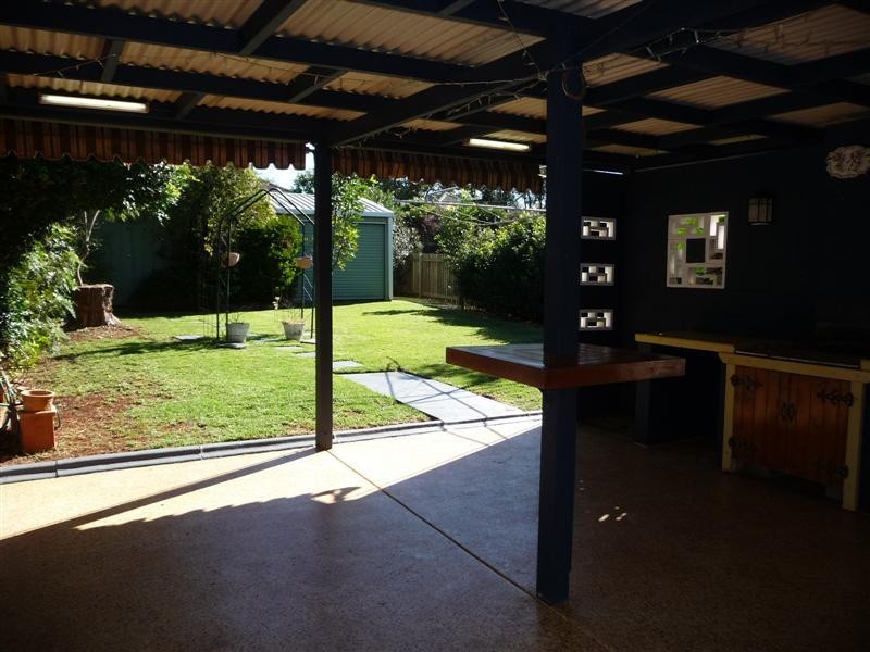 9 Goodwood Street, Newtown QLD 4350