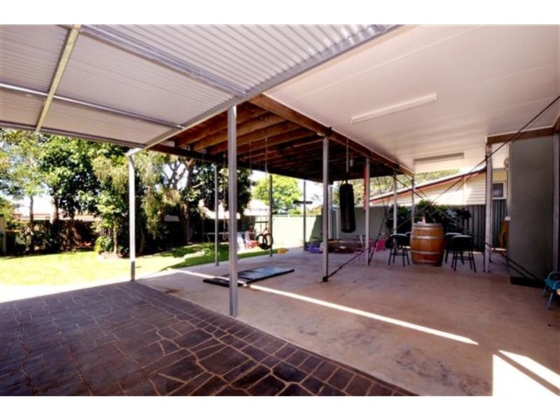 68 Geoffrey Street, Mount Lofty QLD 4350