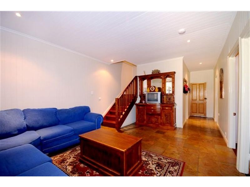68 Geoffrey Street, Mount Lofty QLD 4350