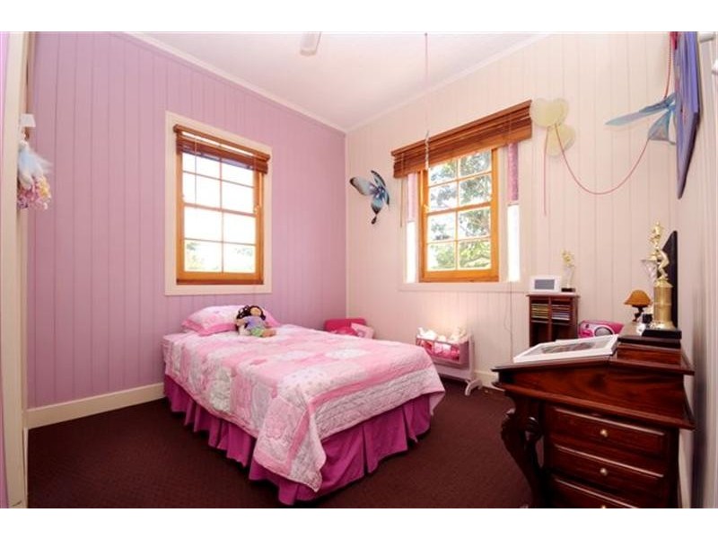 68 Geoffrey Street, Mount Lofty QLD 4350