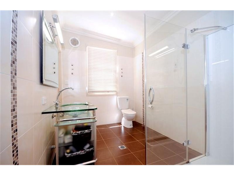 68 Geoffrey Street, Mount Lofty QLD 4350