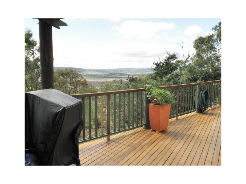 16 Linora Drive, Gowrie Mountain QLD 4350