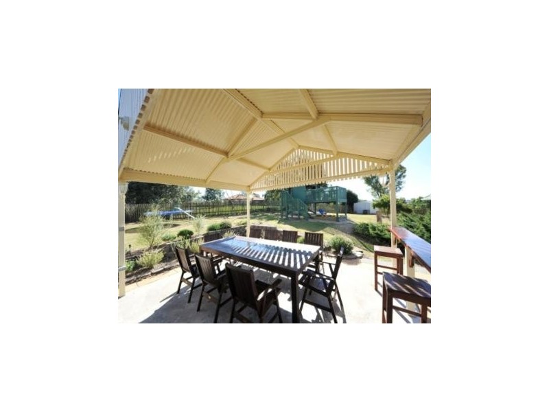 13 Kurrajong Court, Meringandan West QLD 4352