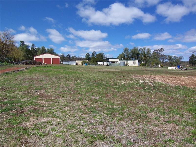 18 Carolann Street, Glenvale QLD 4350