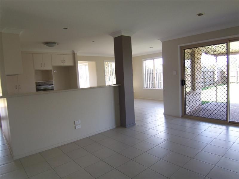 2 Bunkers Hill Road, Westbrook QLD 4350