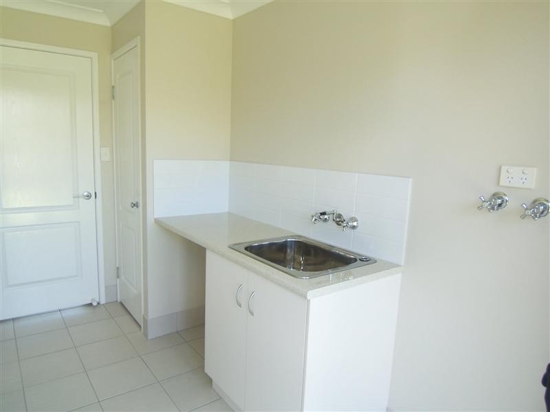 2 Bunkers Hill Road, Westbrook QLD 4350