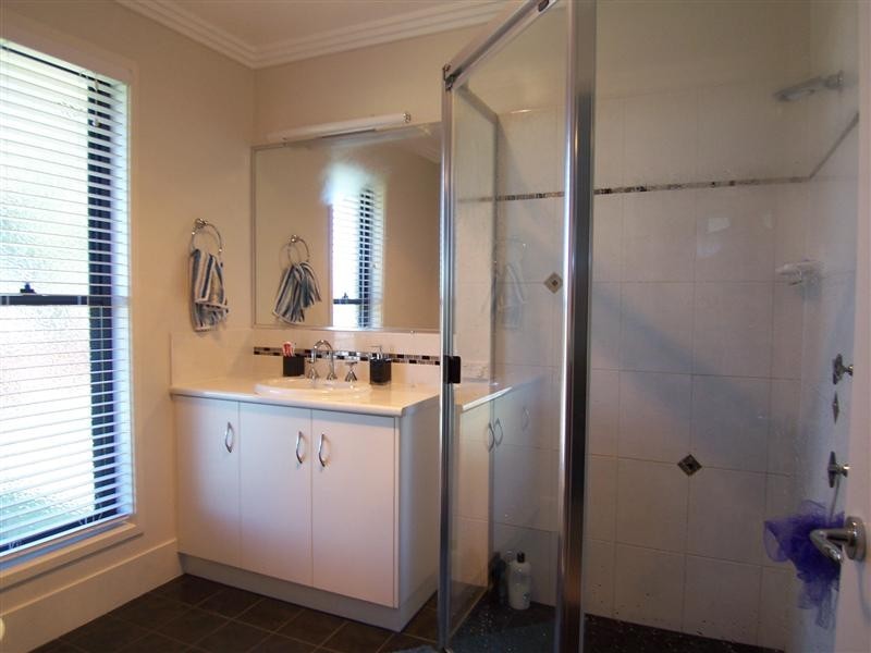 12 Willowview Court, Kingsthorpe QLD 4400
