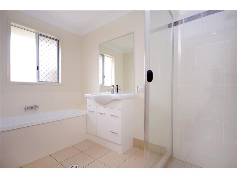 37 Sunset Drive, Glenvale QLD 4350