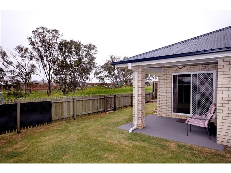 37 Sunset Drive, Glenvale QLD 4350