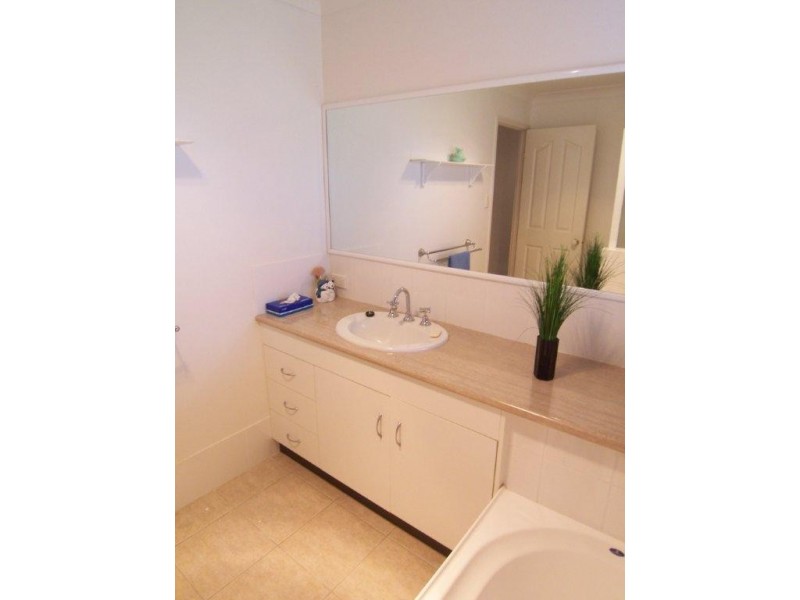 3/17 Hennenlotter Court, Kearneys Spring QLD 4350