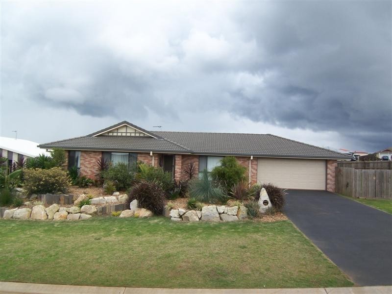 15 Smythe Drive, Highfields QLD 4352
