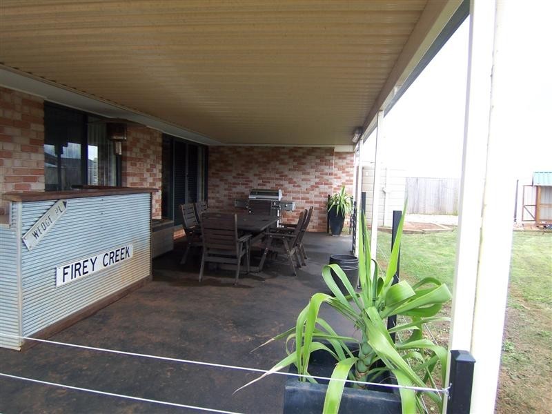 15 Smythe Drive, Highfields QLD 4352