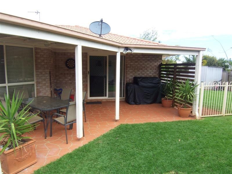 15 Black Court, Wilsonton QLD 4350