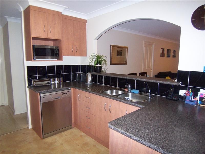 15 Black Court, Wilsonton QLD 4350