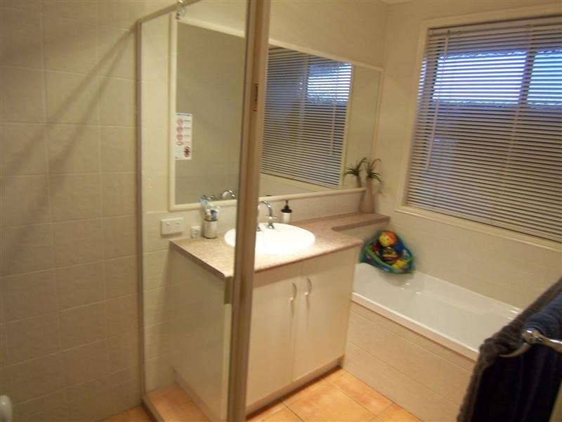 15 Black Court, Wilsonton QLD 4350