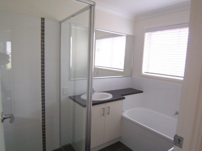 39 Berghofer Drive, Oakey QLD 4401