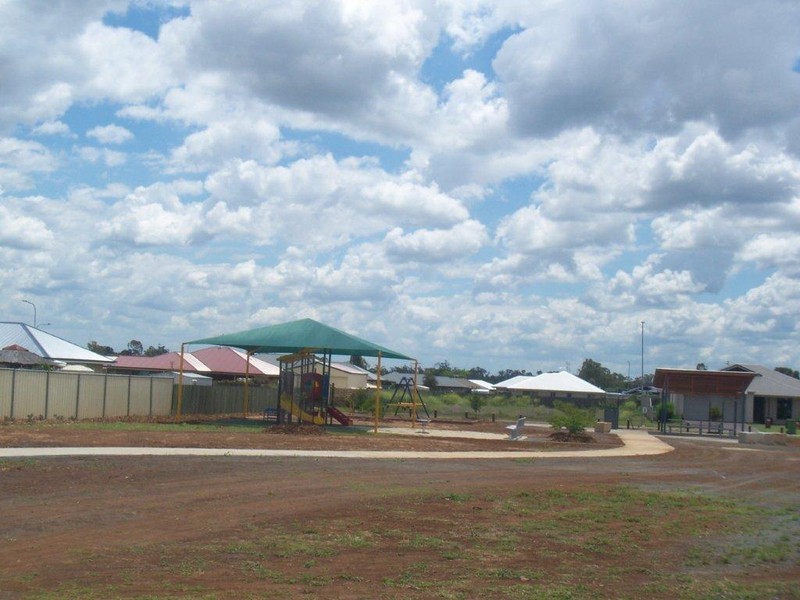 39 Berghofer Drive, Oakey QLD 4401