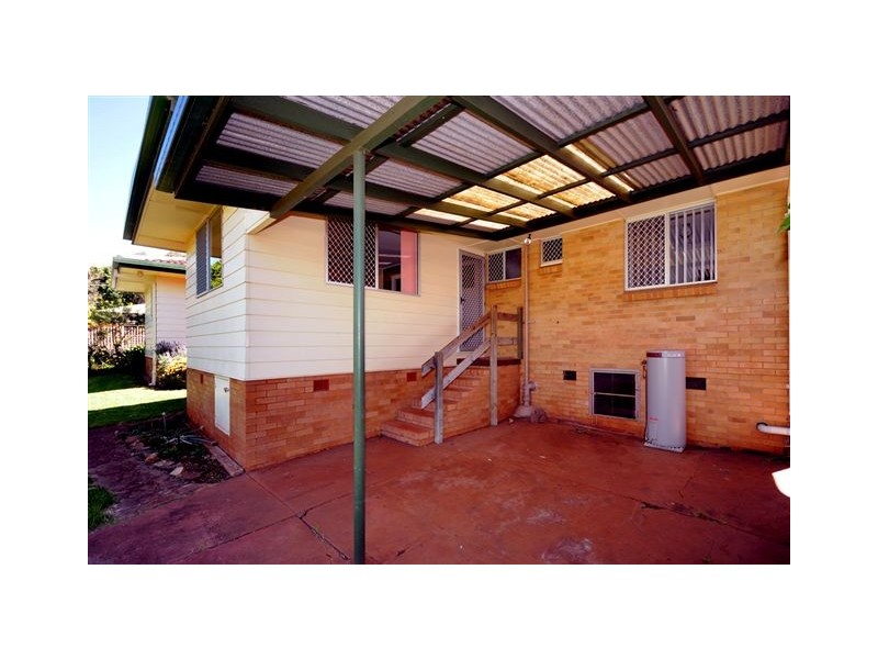 18 Diosma Street, Centenary Heights QLD 4350