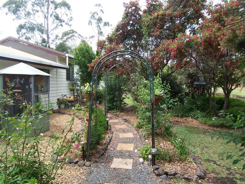 11 Louttit Court, Gowrie Mountain QLD 4350