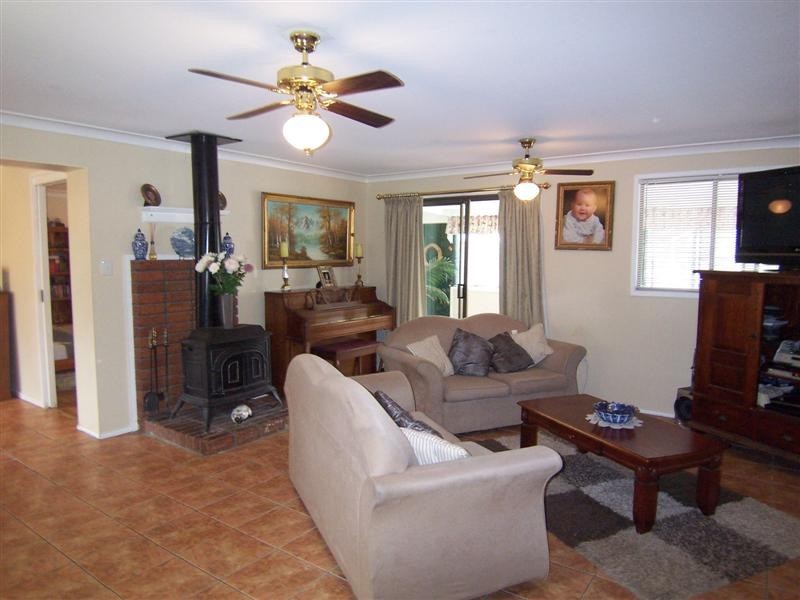 11 Louttit Court, Gowrie Mountain QLD 4350