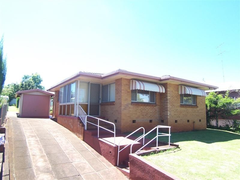 194. Ruthven Street, North Toowoomba QLD 4350