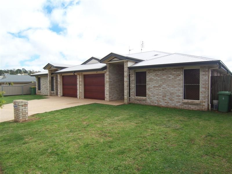 33 Willowburn Drive, Wilsonton QLD 4350