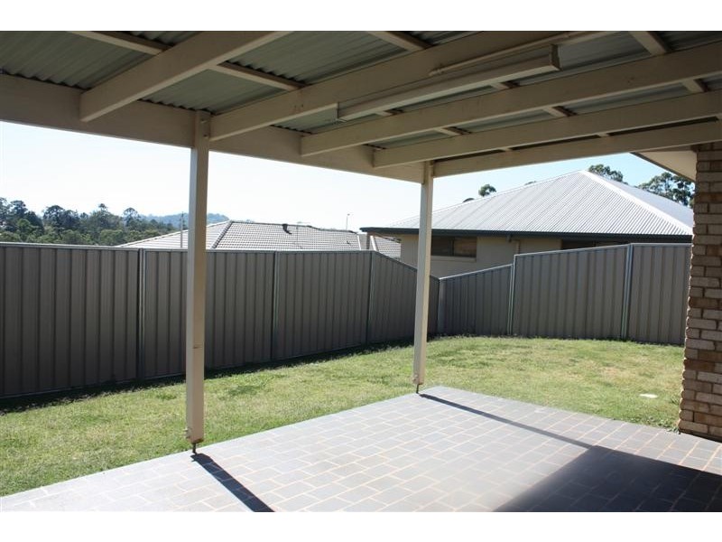 33 Willowburn Drive, Wilsonton QLD 4350