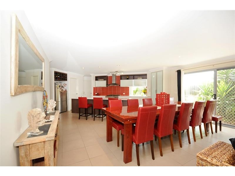 8 Honeyeater Drive, Highfields QLD 4352
