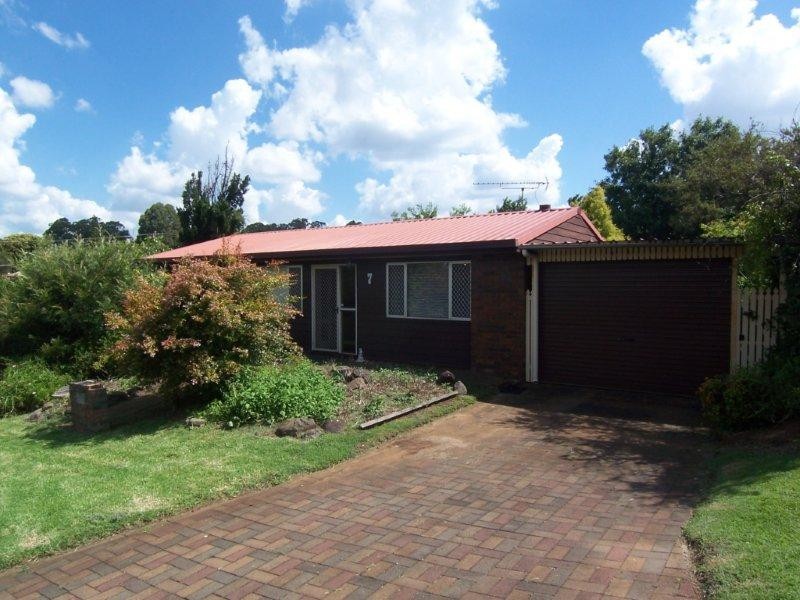 7 Cabernet Court, Wilsonton Heights QLD 4350