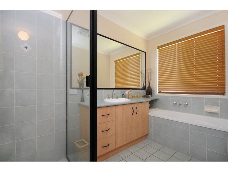 3 Menzies Street, Middle Ridge QLD 4350