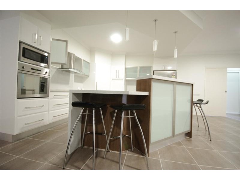 8 Manooka Crescent, Highfields QLD 4352