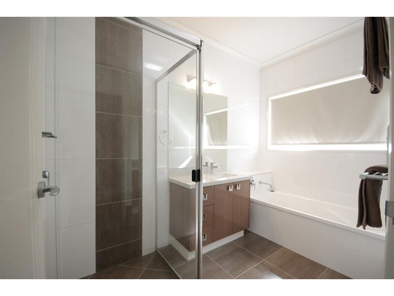 8 Manooka Crescent, Highfields QLD 4352