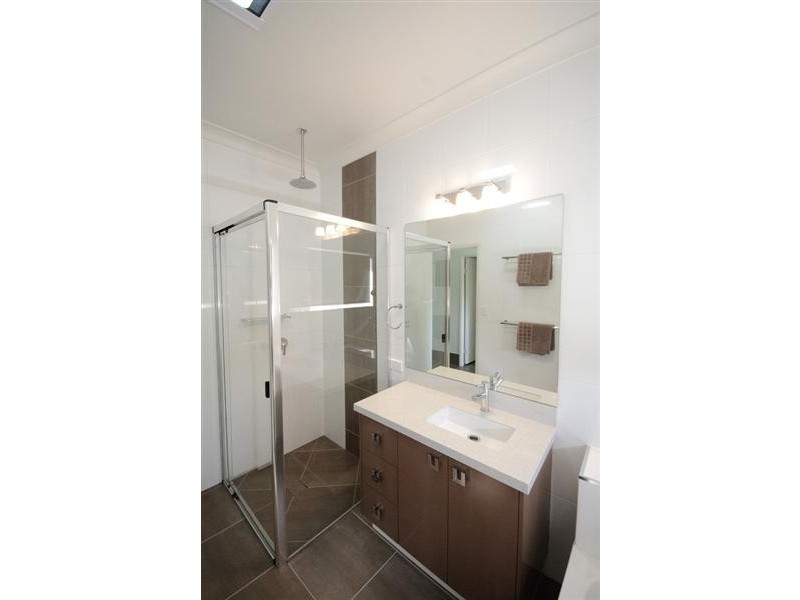 8 Manooka Crescent, Highfields QLD 4352