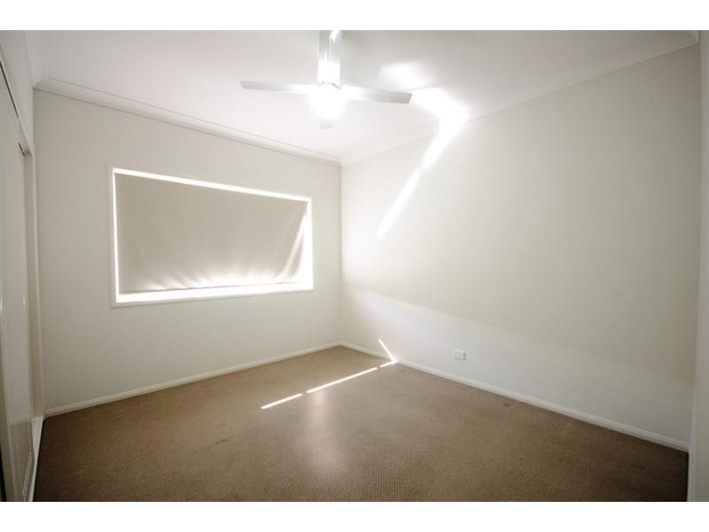 8 Manooka Crescent, Highfields QLD 4352