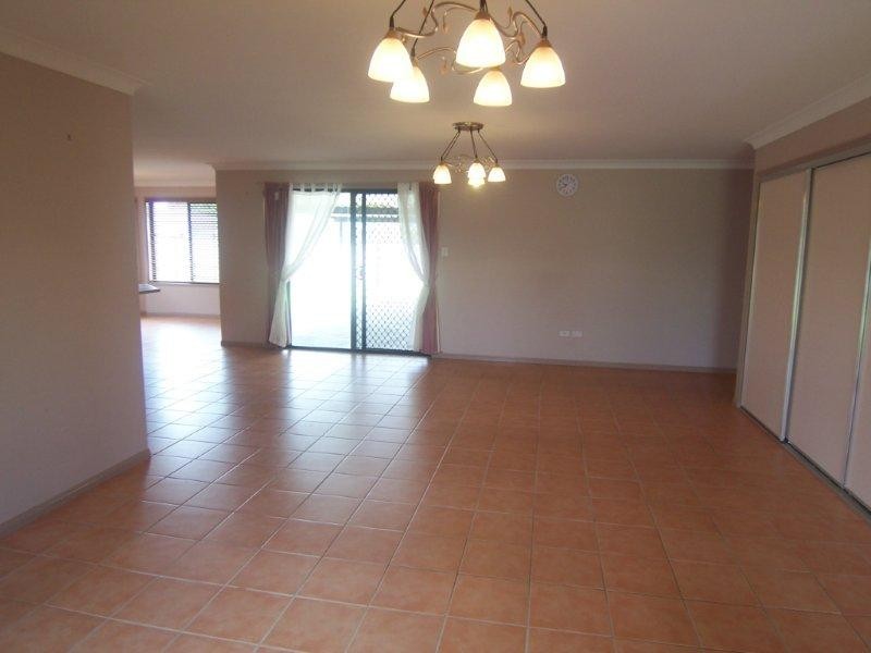 18. Patron Crescent, Glenvale QLD 4350