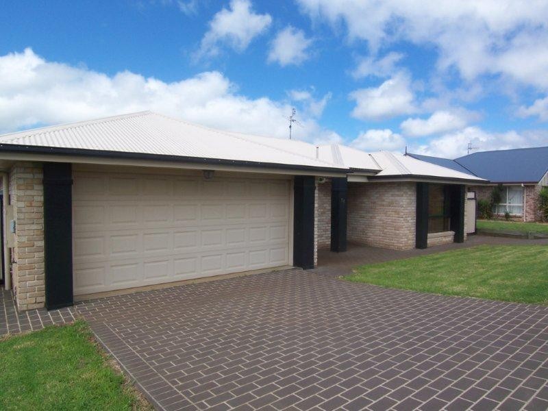 18. Patron Crescent, Glenvale QLD 4350