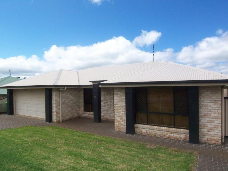 18. Patron Crescent, Glenvale QLD 4350