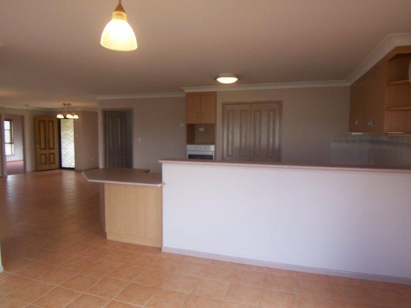 18. Patron Crescent, Glenvale QLD 4350