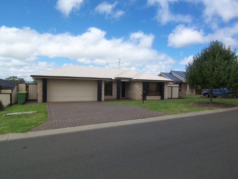 18. Patron Crescent, Glenvale QLD 4350