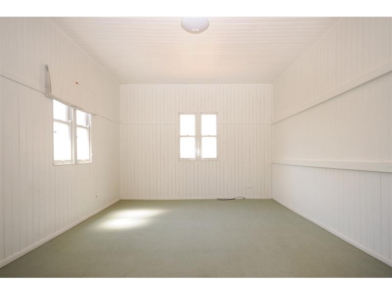 10 Dodd Street, Newtown QLD 4350