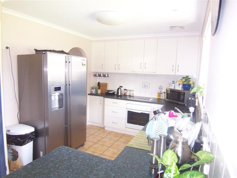 27 Coates Street, Kearneys Spring QLD 4350