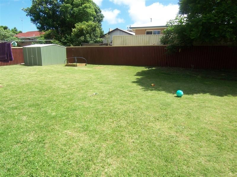 27 Coates Street, Kearneys Spring QLD 4350