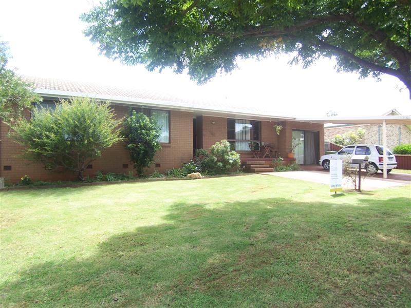 27 Coates Street, Kearneys Spring QLD 4350