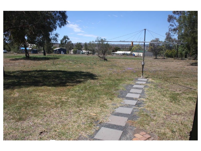 14 Clifford Street, Meringandan West QLD 4352