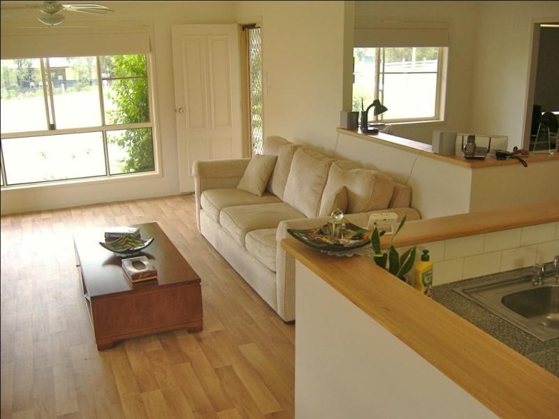 7  Neville Street, Meringandan West QLD 4352