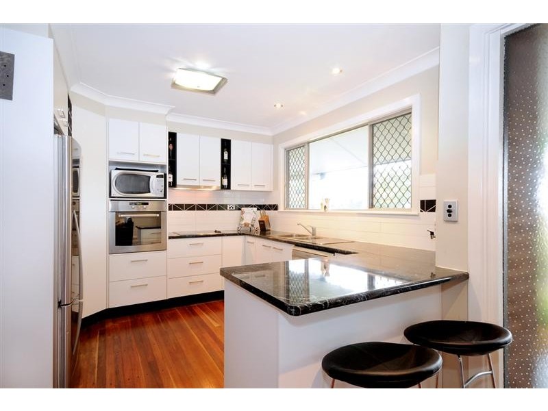 3 McHardy St, Centenary Heights QLD 4350