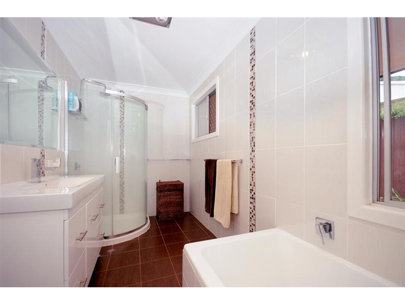 3 McHardy St, Centenary Heights QLD 4350