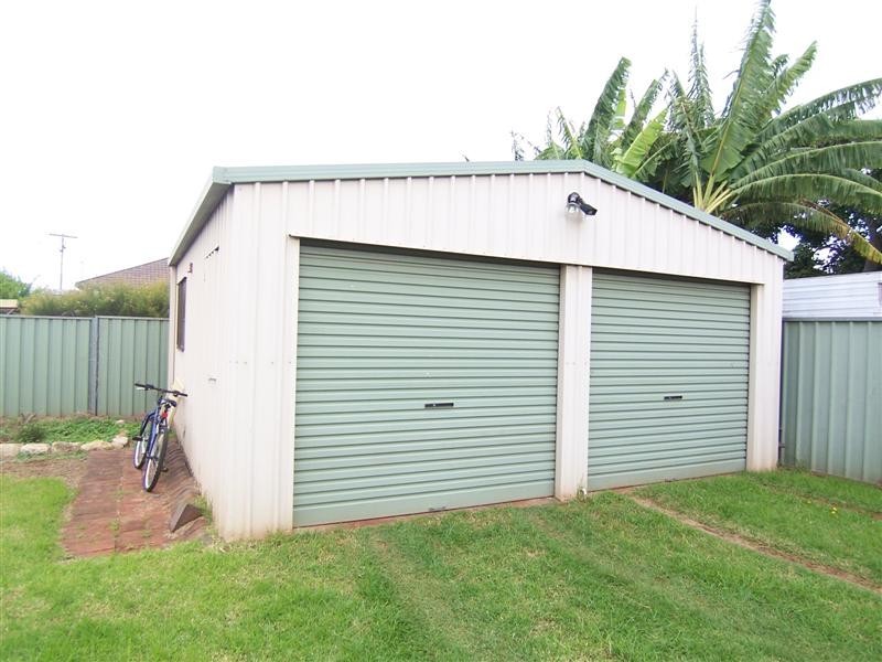 6a Lendrum Street, Newtown QLD 4350