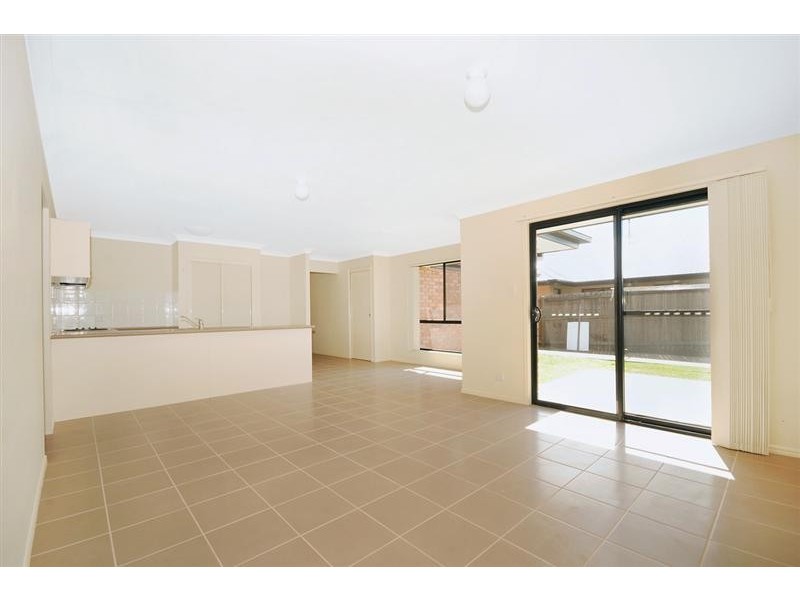 12 Wareena Crescent, Glenvale QLD 4350