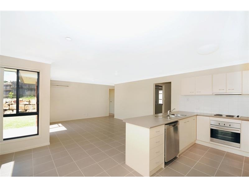 12 Wareena Crescent, Glenvale QLD 4350